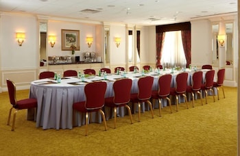Meeting space at Warwick New York