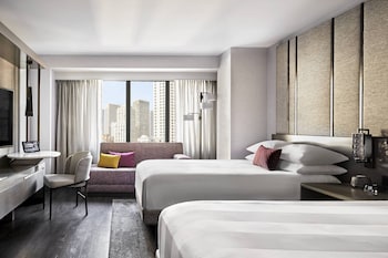 Hotel amenities such as safe, desk and work area at San Francisco Marriott Marquis