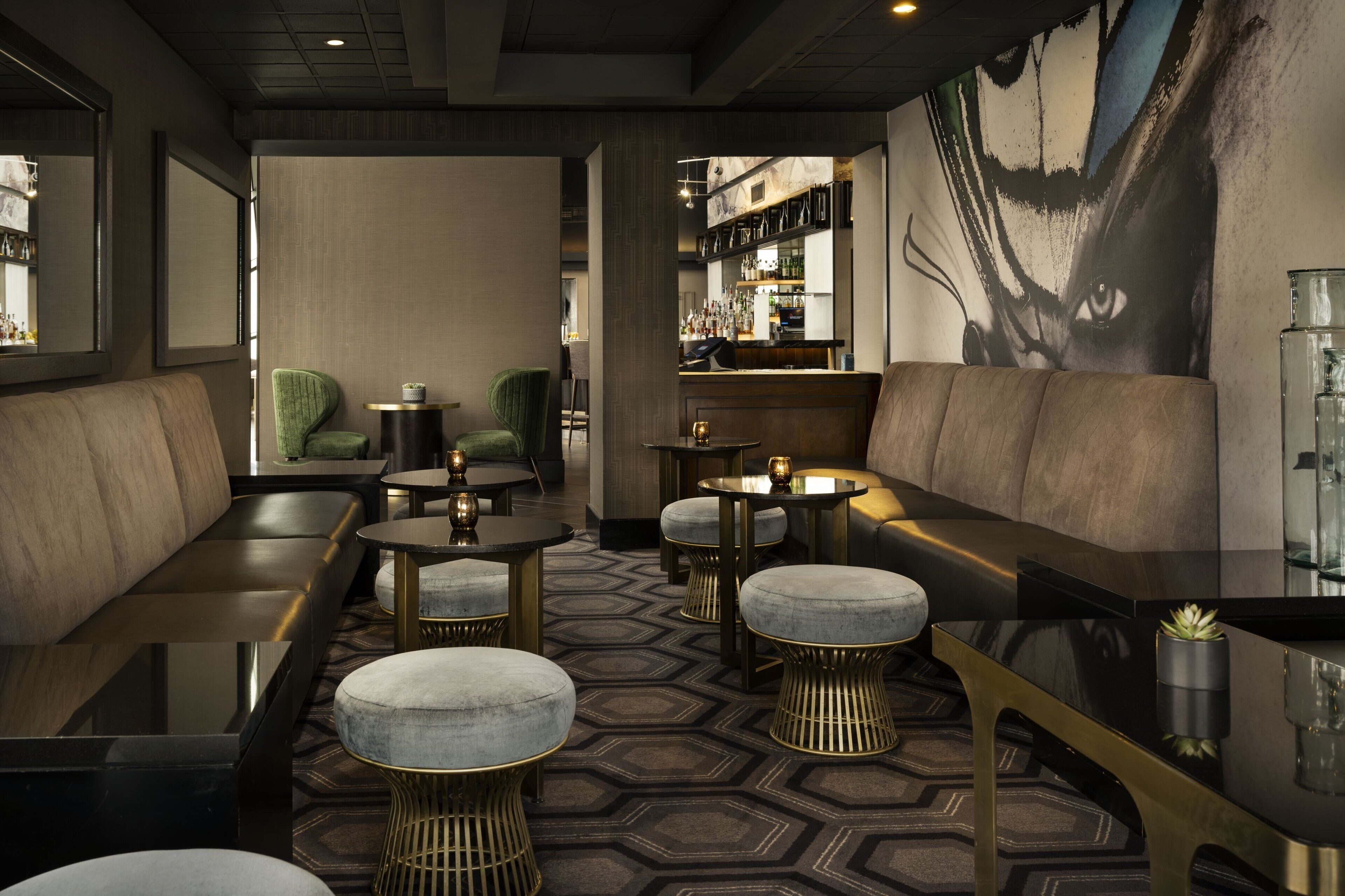 2 restaurants, breakfast, dinner served; californian cuisine