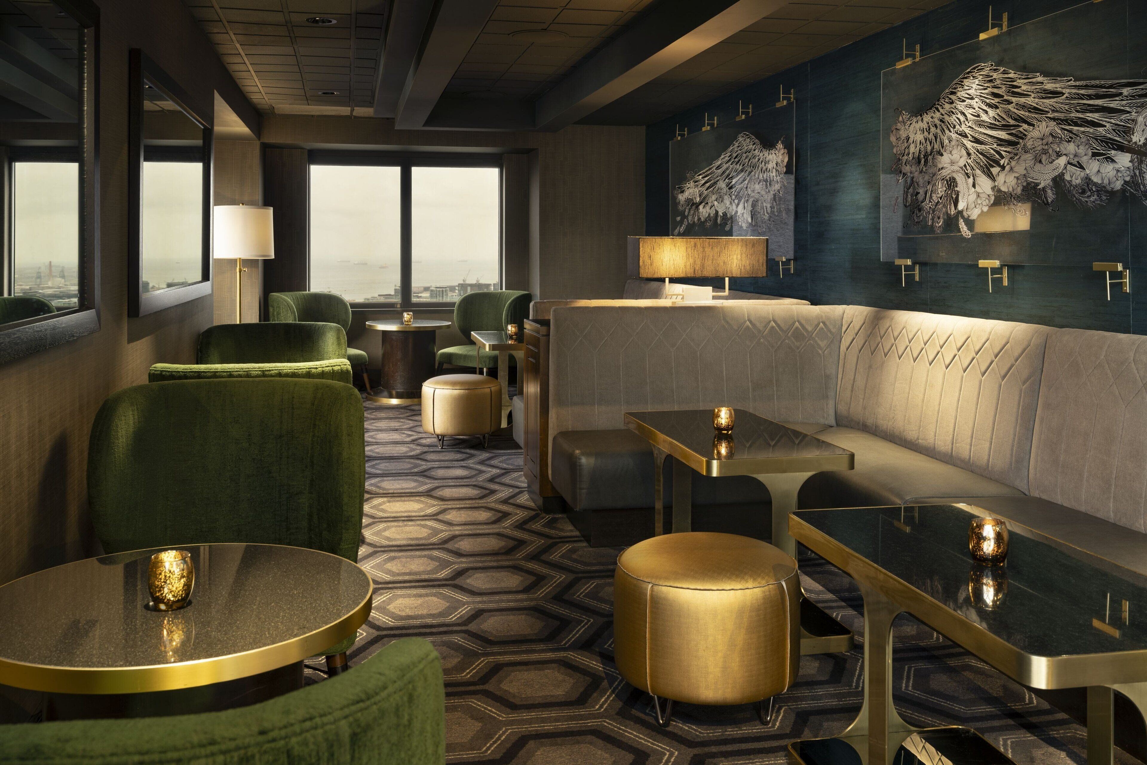 2 restaurants, breakfast, dinner served; californian cuisine