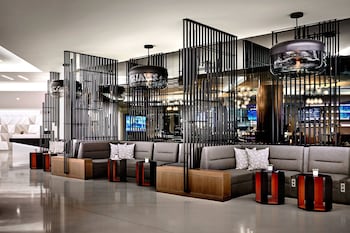 Cocktail bar at San Francisco Marriott Marquis