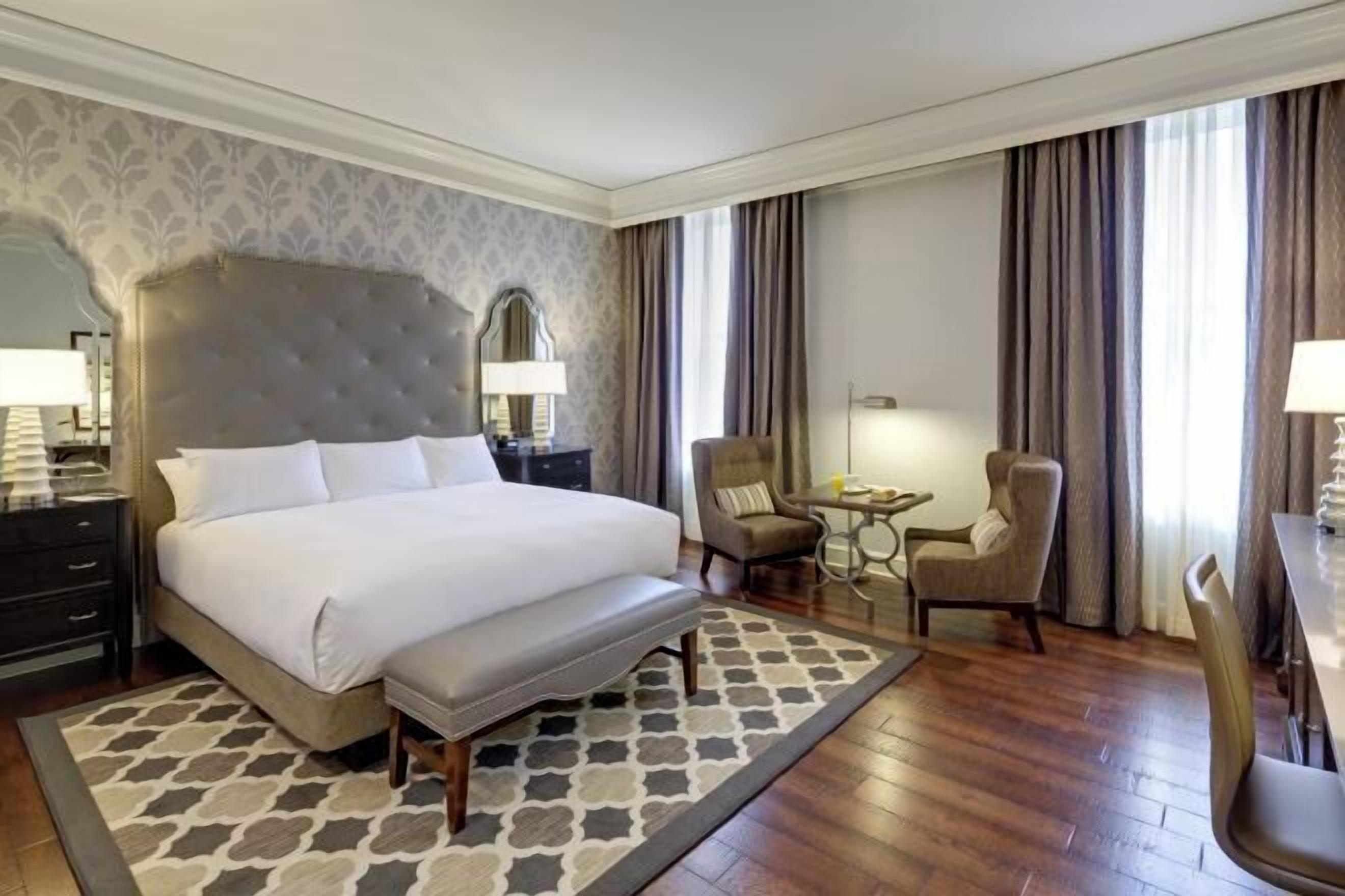 Premium bedding, in-room safe, laptop workspace, blackout drapes