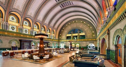 St. Louis Union Station Hotel, Curio Collection by Hilton