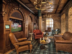3 bars/lounges, lobby lounge