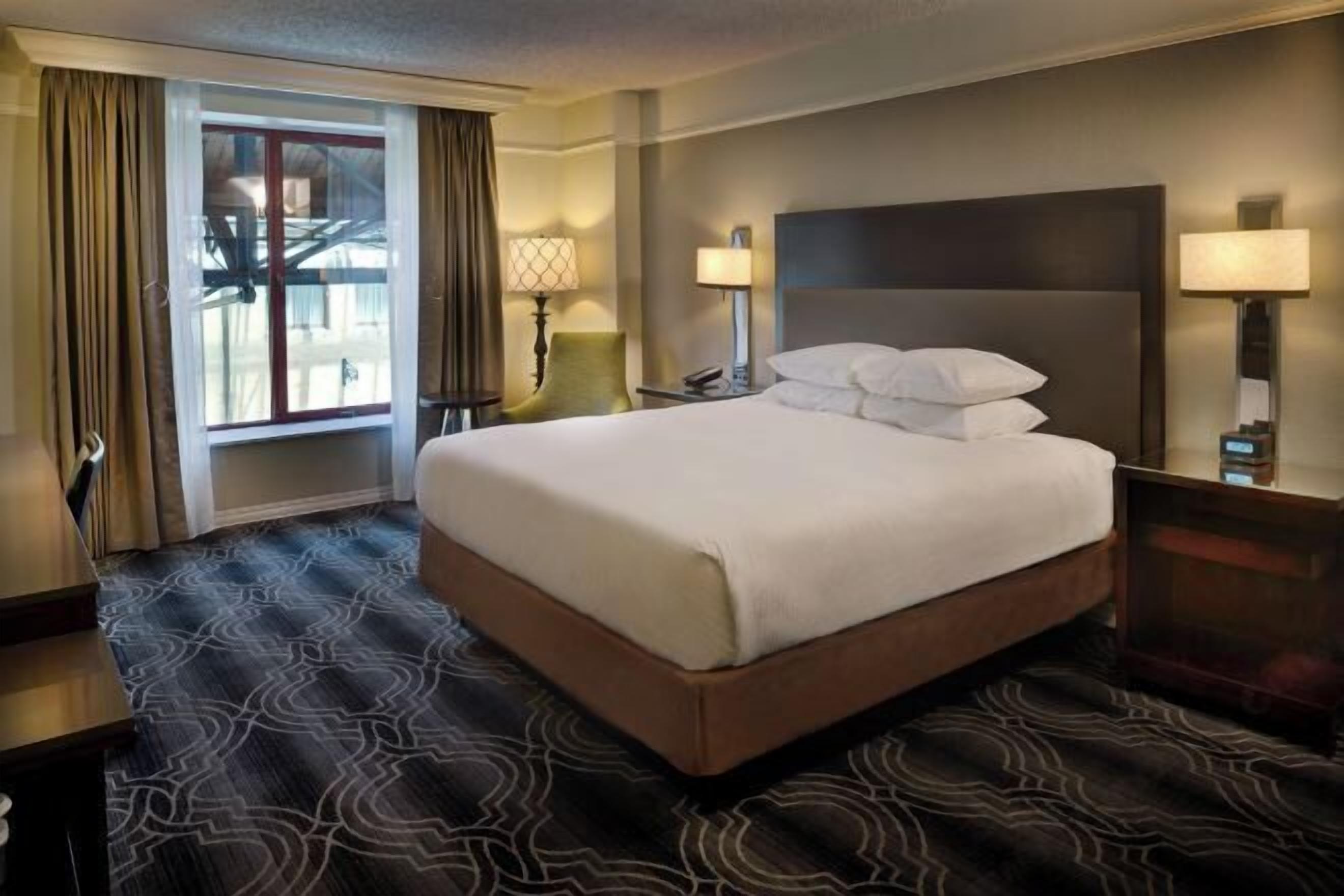 Premium bedding, in-room safe, laptop workspace, blackout drapes