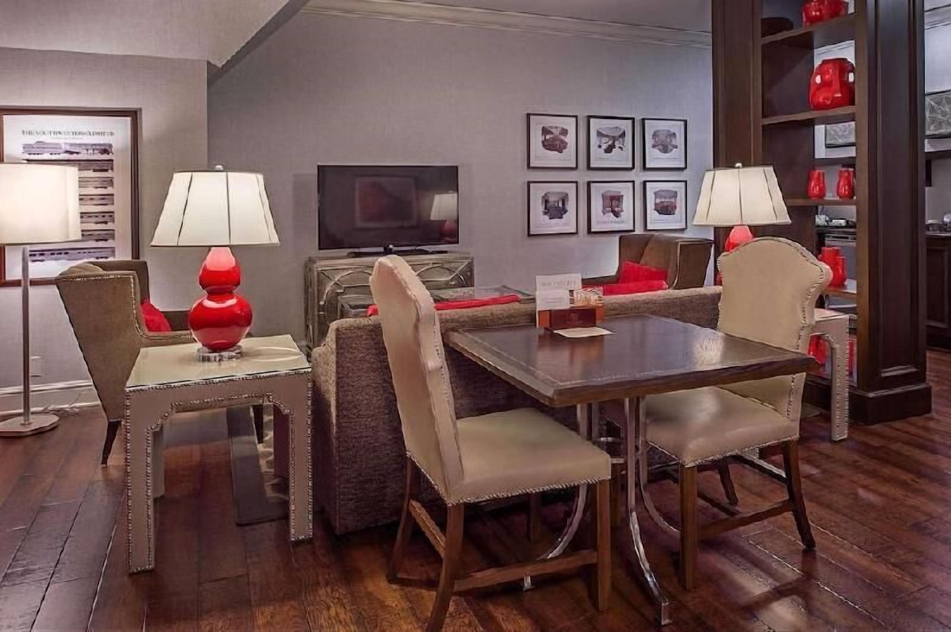 Dining | 7 restaurants; breakfast, lunch, and dinner served