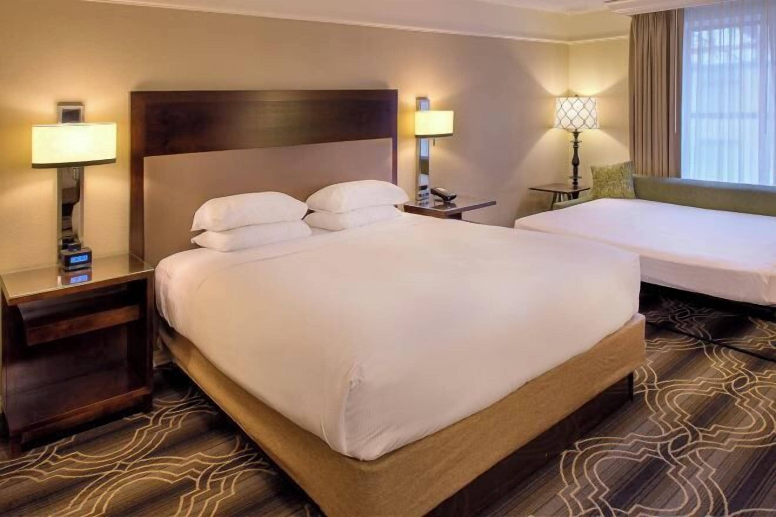 Premium bedding, in-room safe, laptop workspace, blackout drapes