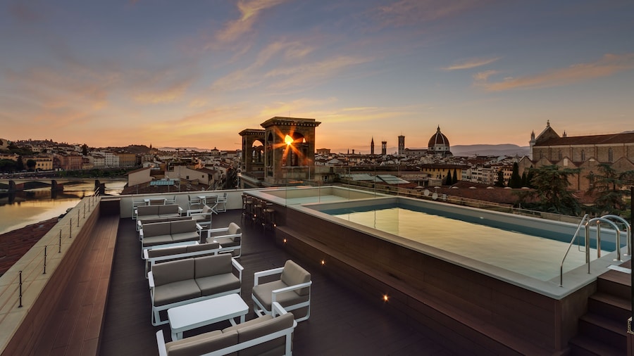 Plaza Hotel Lucchesi