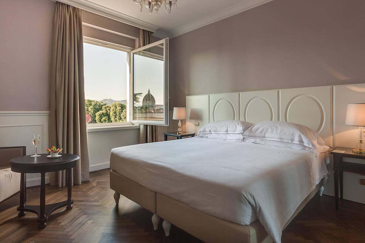 Allergiatestatut vuodevaatteet, minibaari, tallelokero huoneessa