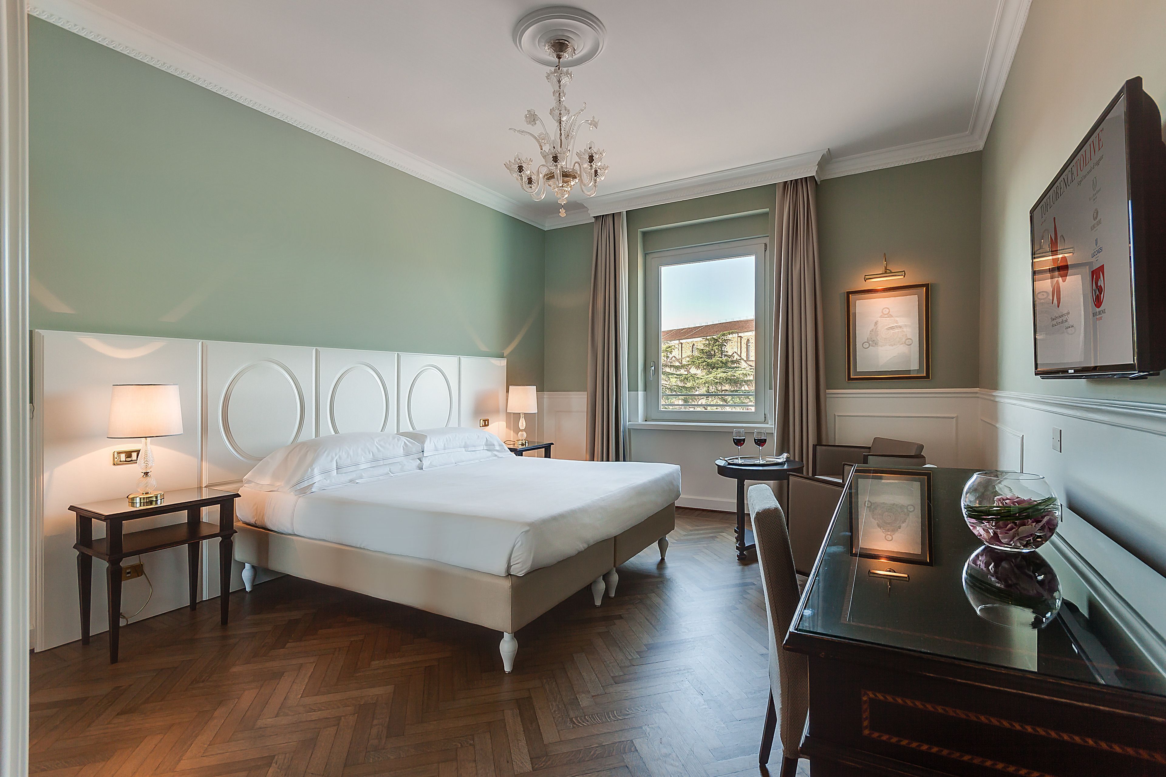 Allergiatestatut vuodevaatteet, minibaari, tallelokero huoneessa