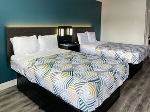 Escritorio, wifi gratis y ropa de cama 