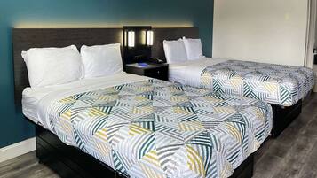 مكتب وواي فاي مجانًا وملاءات أسرّة