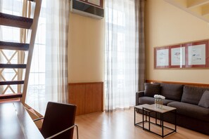 Camera Superior, 1 letto matrimoniale, non fumatori | Una cassaforte in camera, una scrivania, tende oscuranti