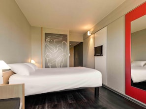 In-room safe, desk, blackout drapes, soundproofing
