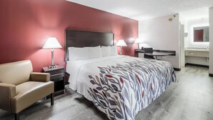 Superior Room, 1 King Bed, Non Smoking (Refrigerator & Microwave) - Red Roof Inn Cadiz (Cadiz)