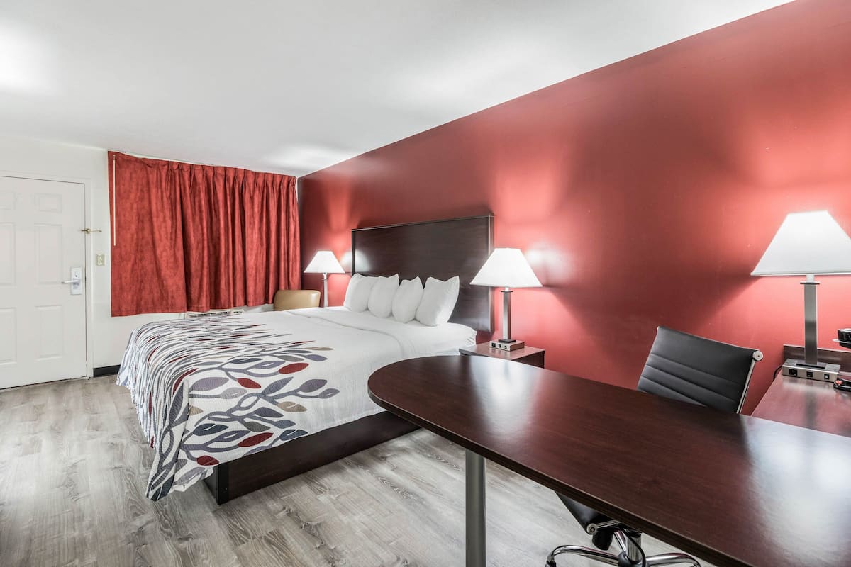 Superior Room, 1 King Bed, Non Smoking (Refrigerator & Microwave) | Desk, blackout drapes, free cribs/infant beds, free WiFi