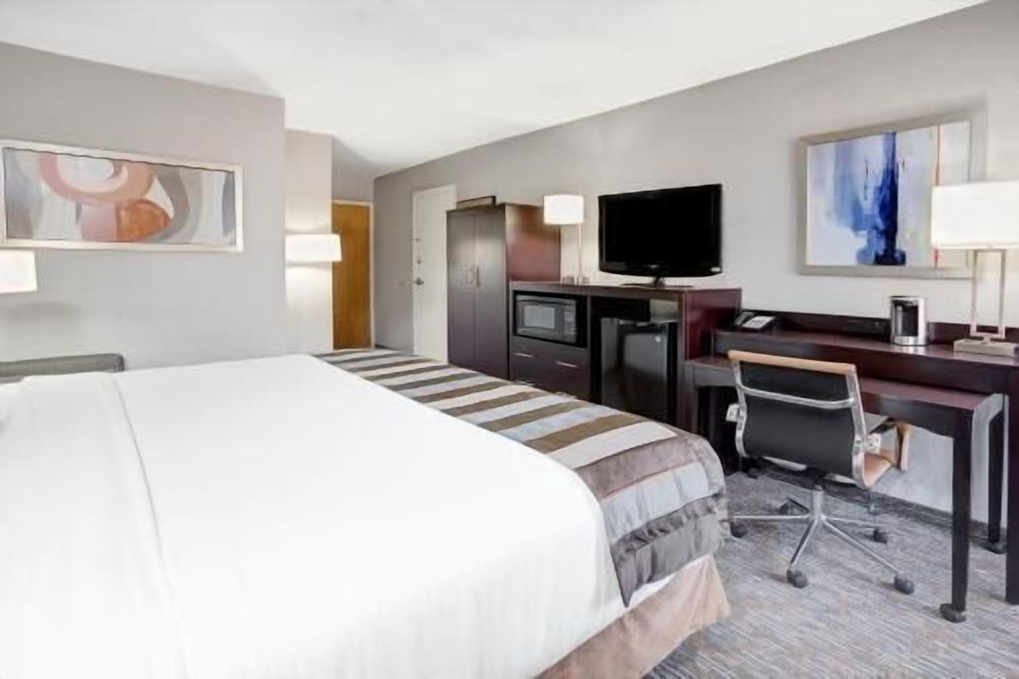 In-room safe, desk, soundproofing, iron/ironing board