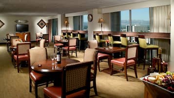 Sarapan ala kontinental setiap hari (USD 29 per orang)