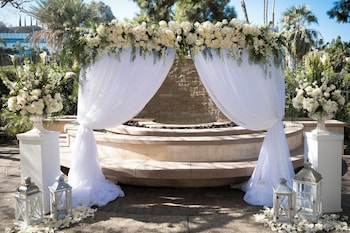 Banquet hall at Warner Center Marriott Woodland Hills
