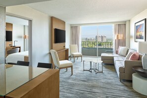 1 chambre, literie de qualité, couette en duvet, bureau