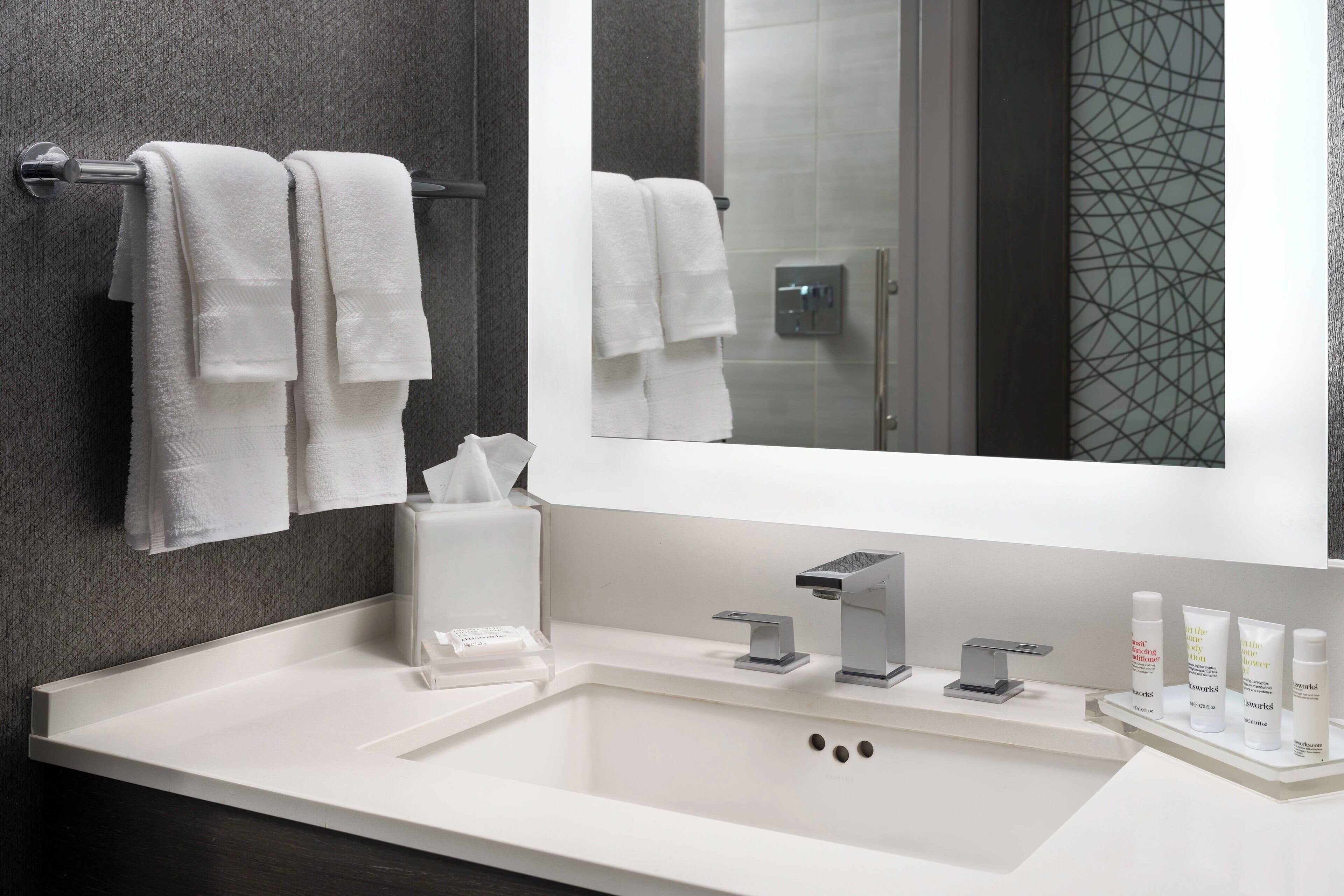 rainfall showerhead, free toiletries, hair dryer, towels