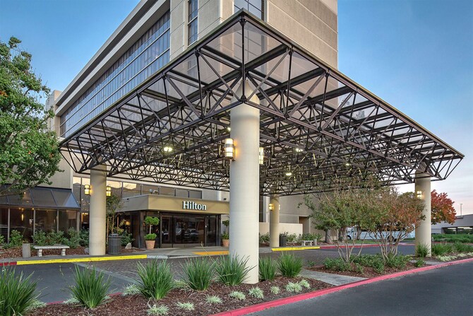 Hilton Sacramento Arden West: 2022 Room Prices, Deals ...