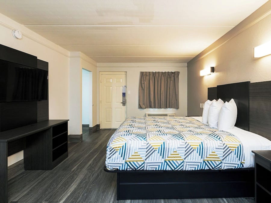 Desk, laptop workspace, free WiFi, bed sheets