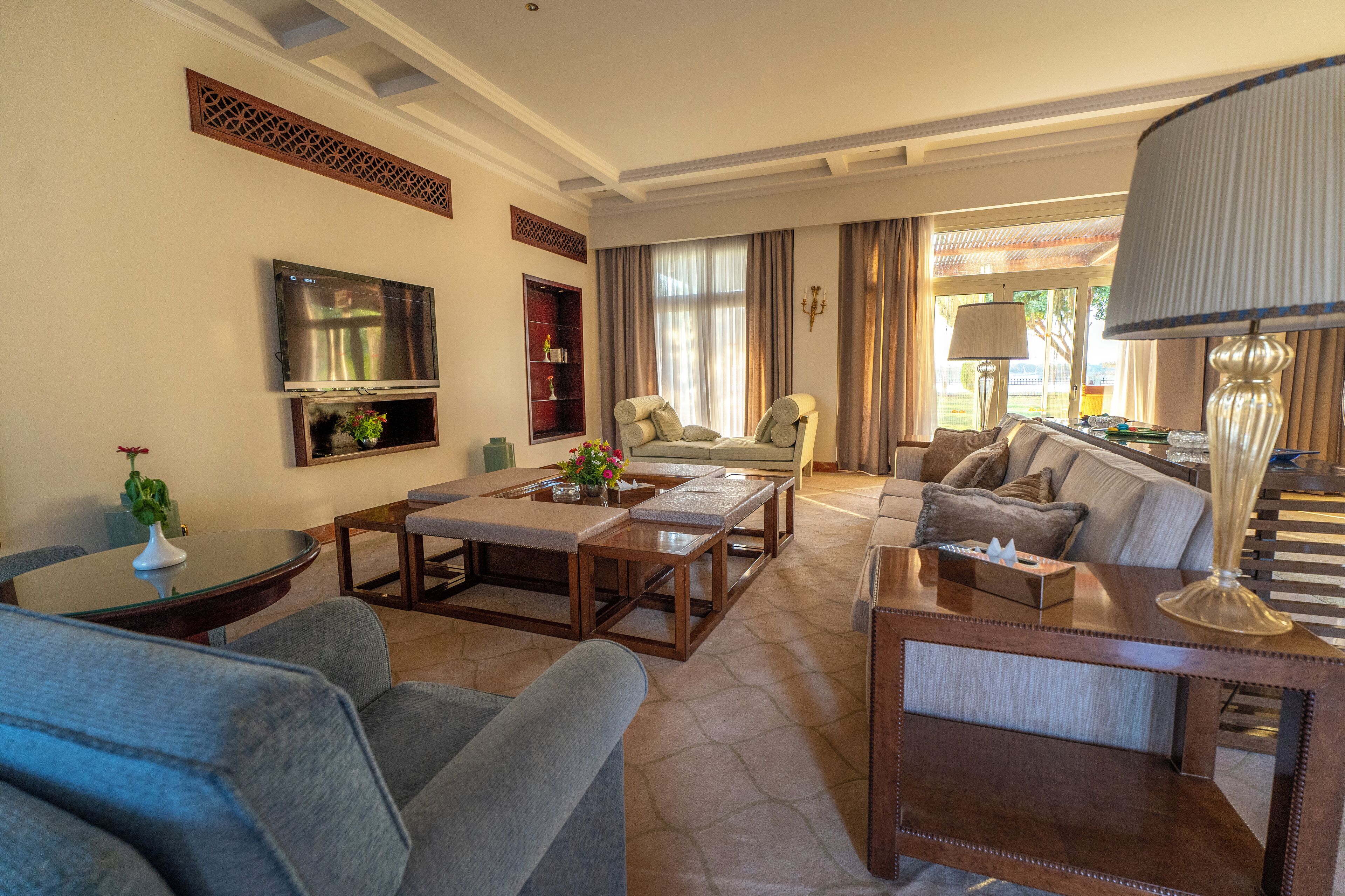 皇家别墅 | 防过敏的被褥、迷你吧、客房内保险箱、办公桌