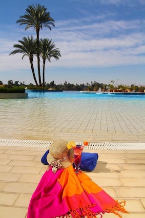 3 outdoor pools, pool umbrellas, sun loungers
