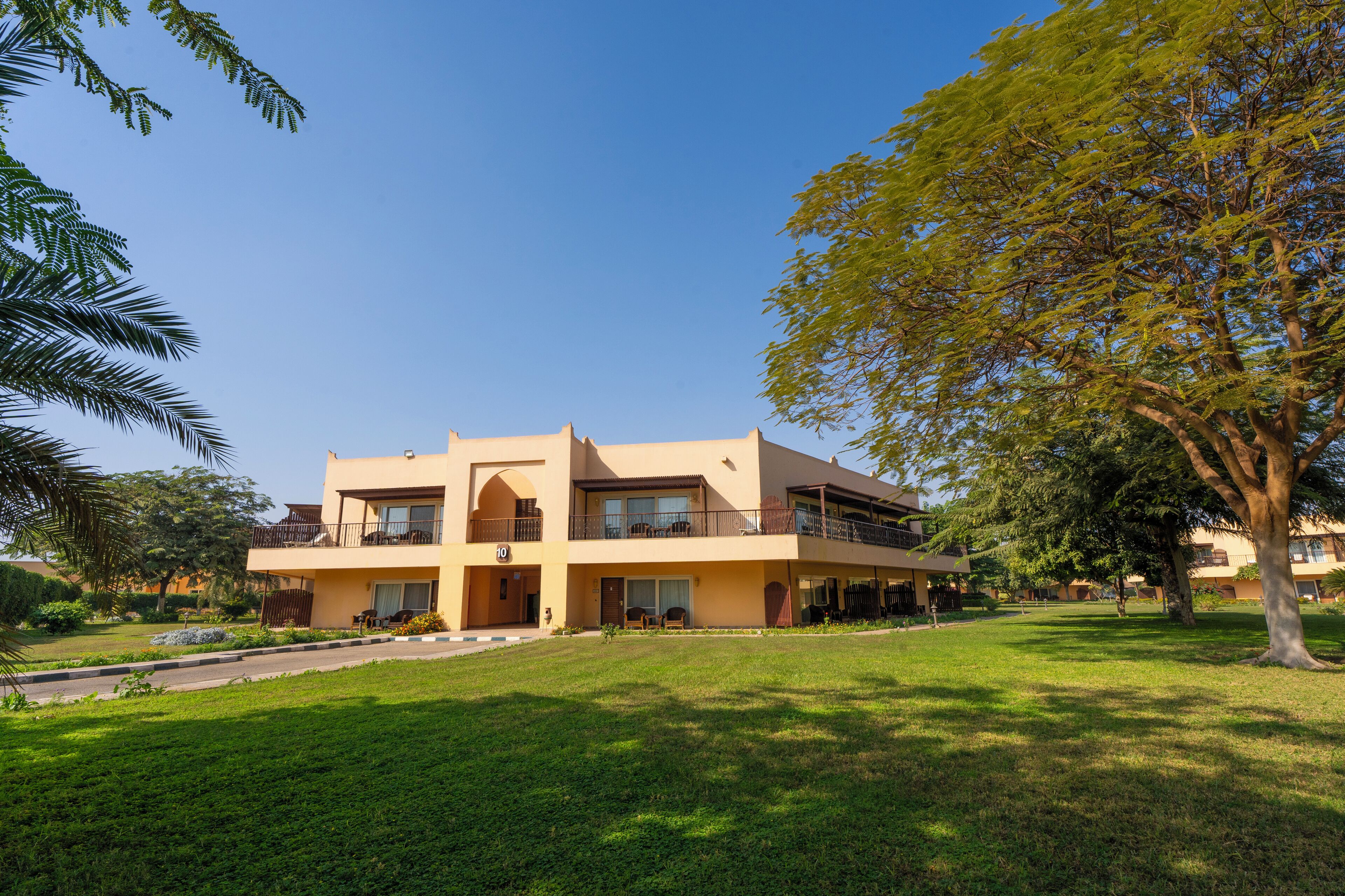 deluxe gardens view room | 1 bedroom, hypo-allergenic bedding, minibar, in-room safe