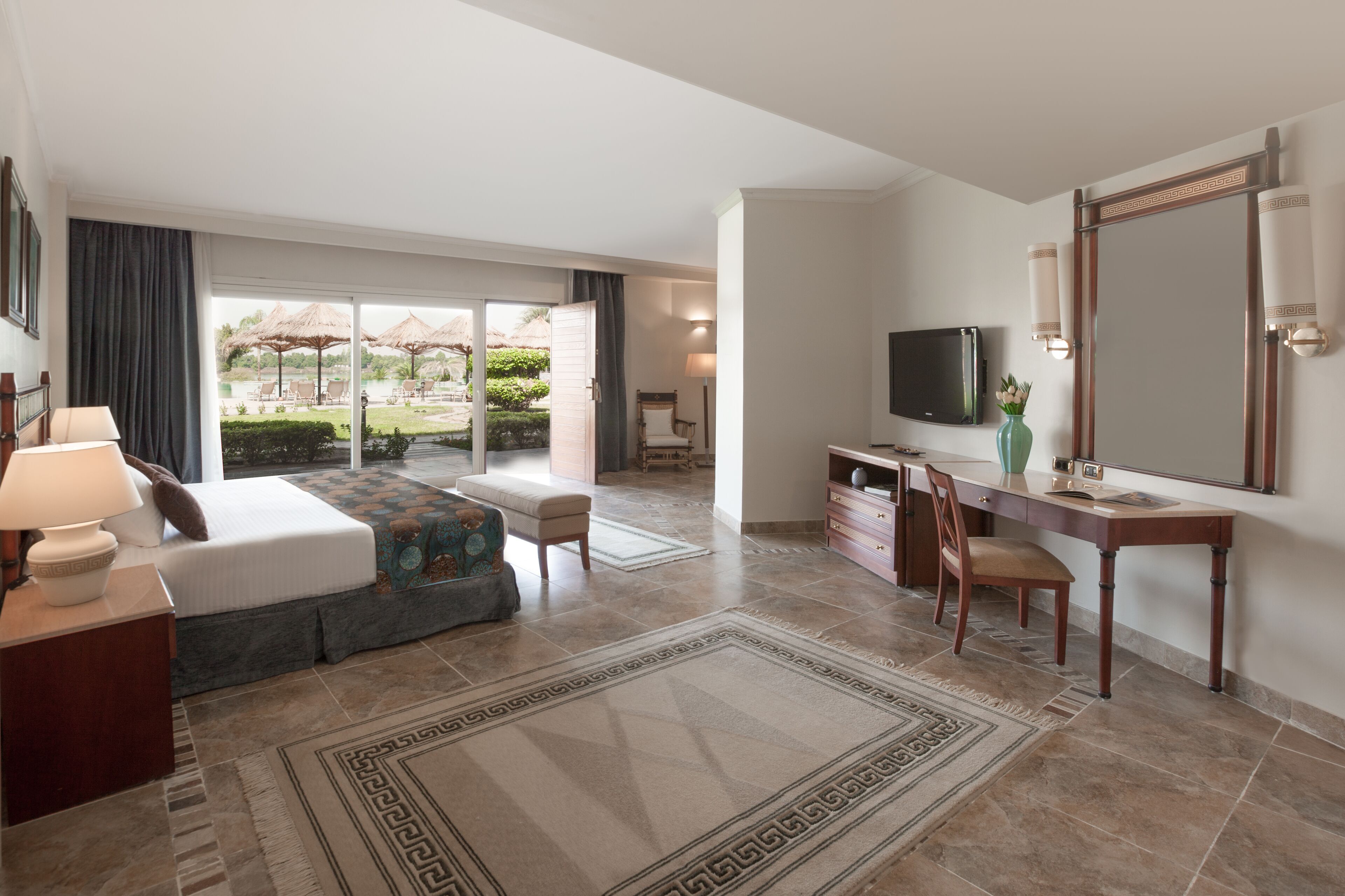 Ropa de cama hipoalergénica y minibar 