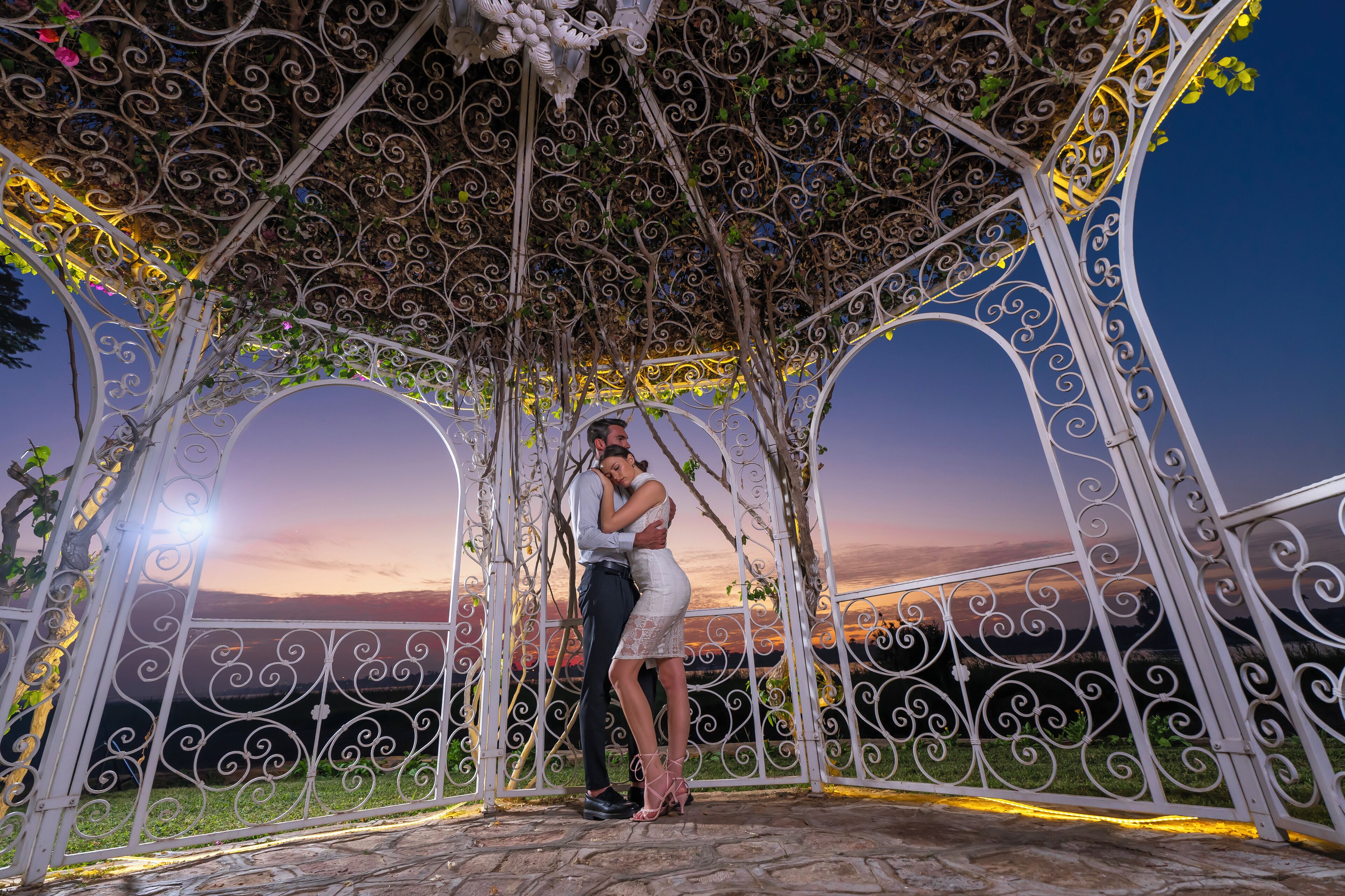 3 restaurants, lunch served