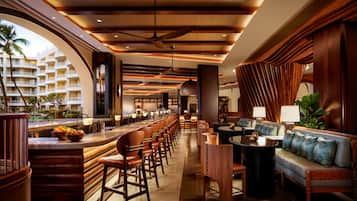 2 bares o lounges, bar en la alberca, bar junto a la alberca