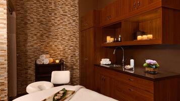 Couples treatment room(s), sauna, steam room, body treatments, mud baths