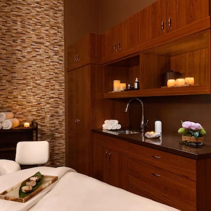 Couples treatment rooms, sauna, steam room, body treatments, mud baths