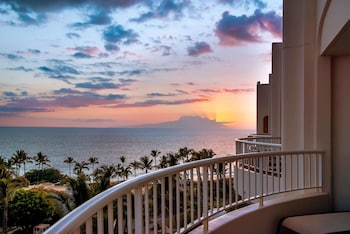 Hotel exterior and entrance at Fairmont Kea Lani Maui