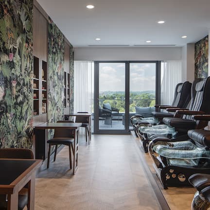 Couples treatment rooms, sauna, body treatments, aromatherapy