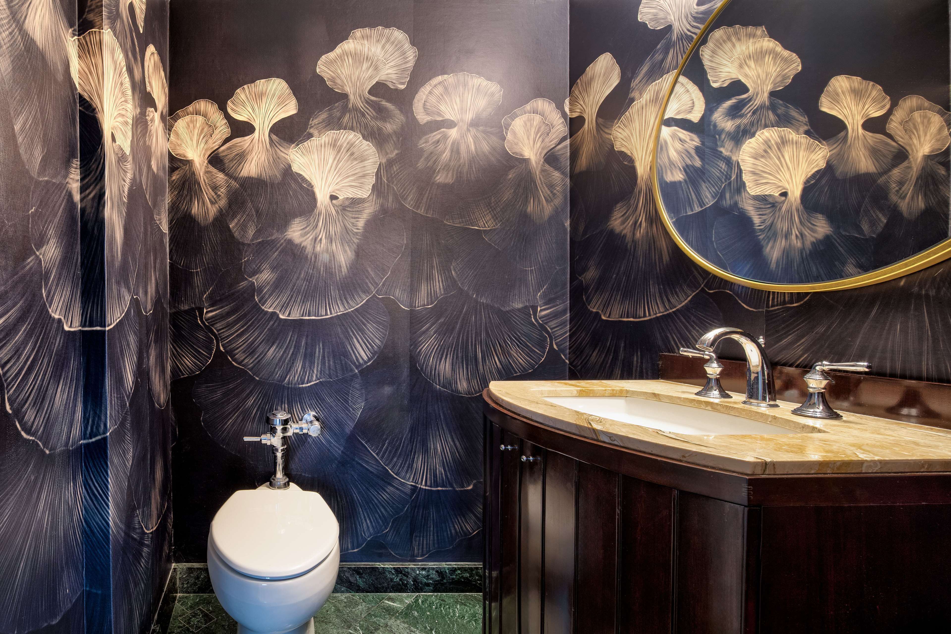 combined shower/bathtub, eco-friendly toiletries, hair dryer, towels