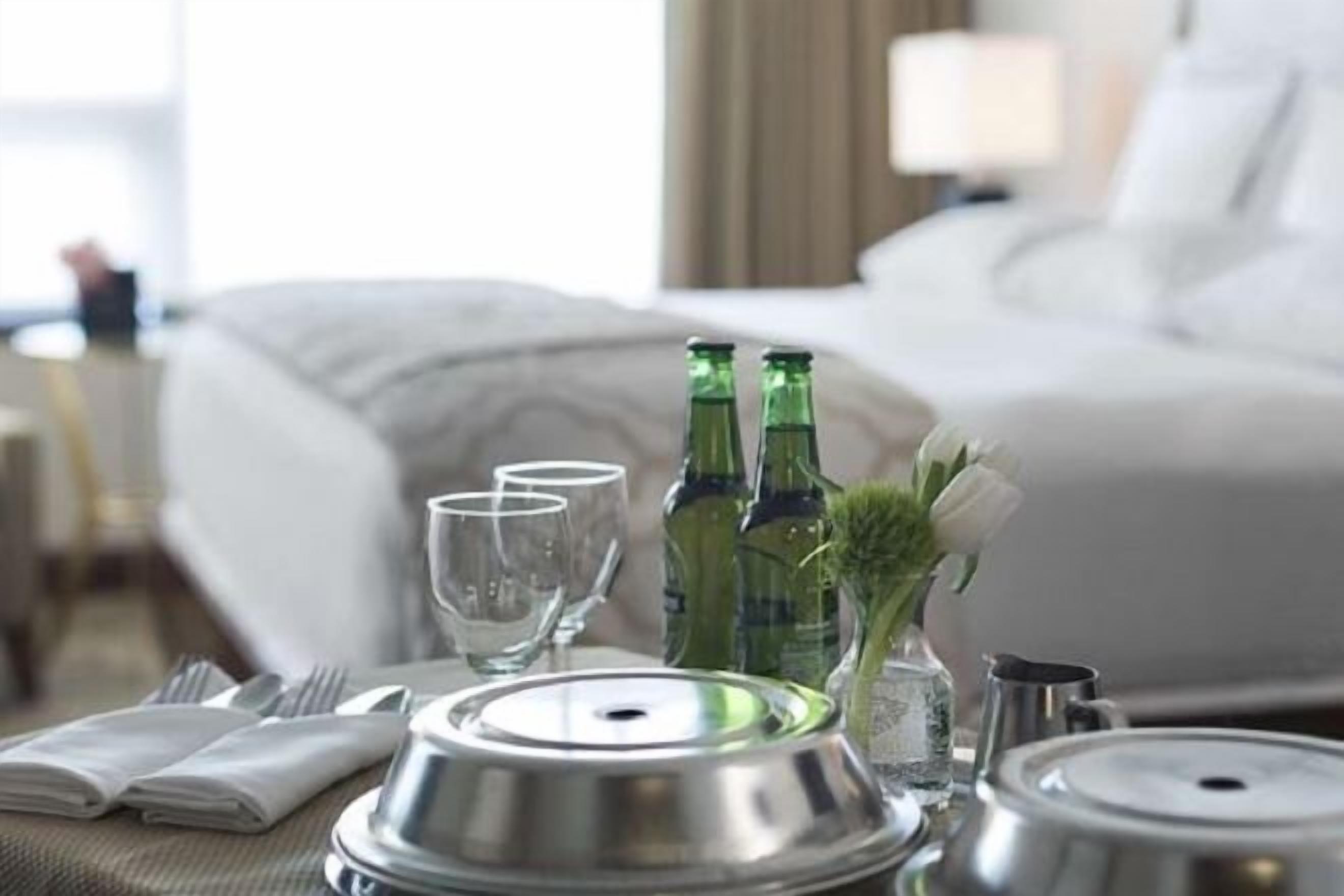 Hochwertige Bettwaren, Pillowtop-Betten, Zimmersafe, Schreibtisch