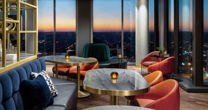 Amway Grand Plaza, Curio Collection by Hilton