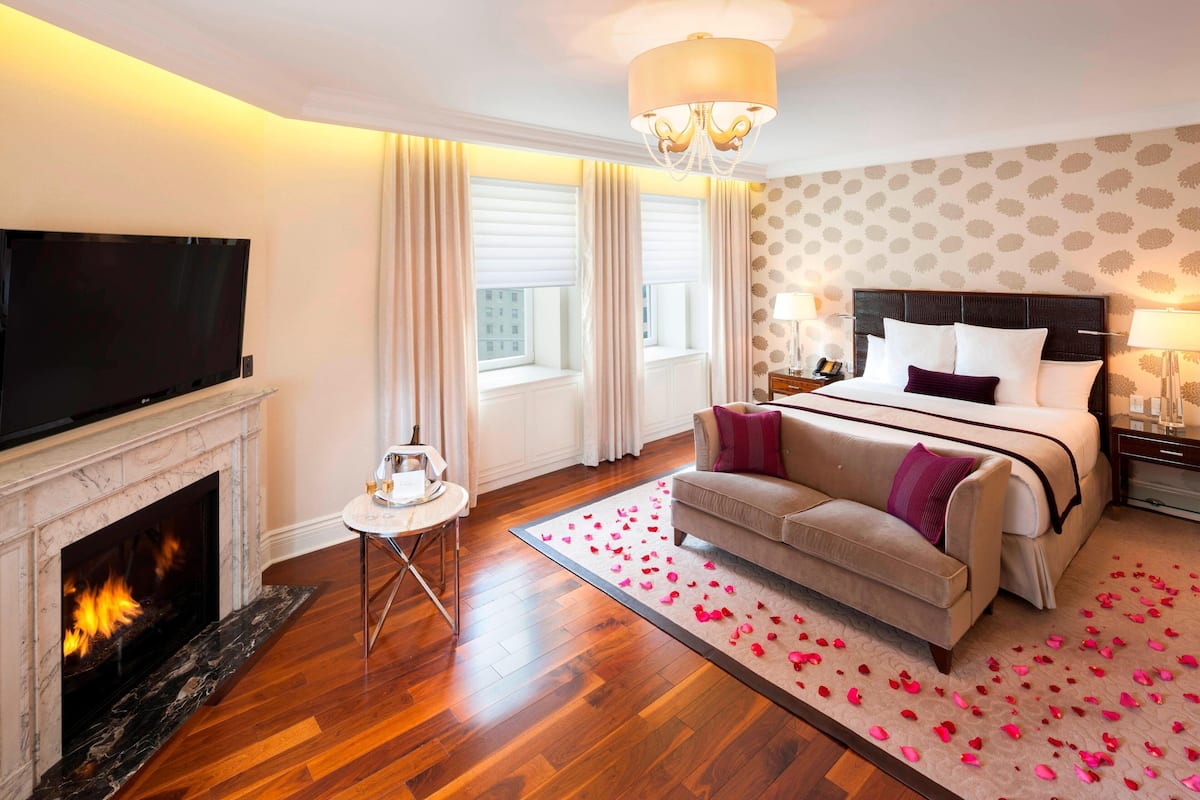 1 bedroom, premium bedding, in-room safe, desk