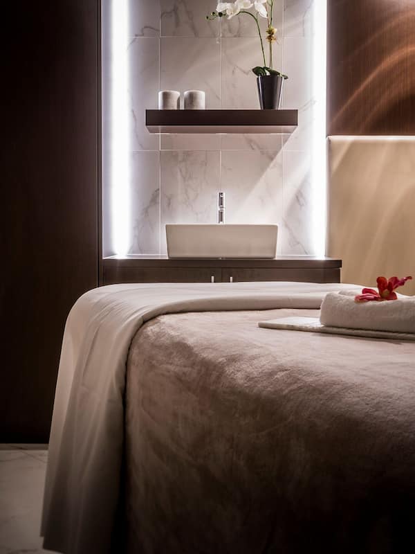 Couples treatment rooms, body treatments, aromatherapy