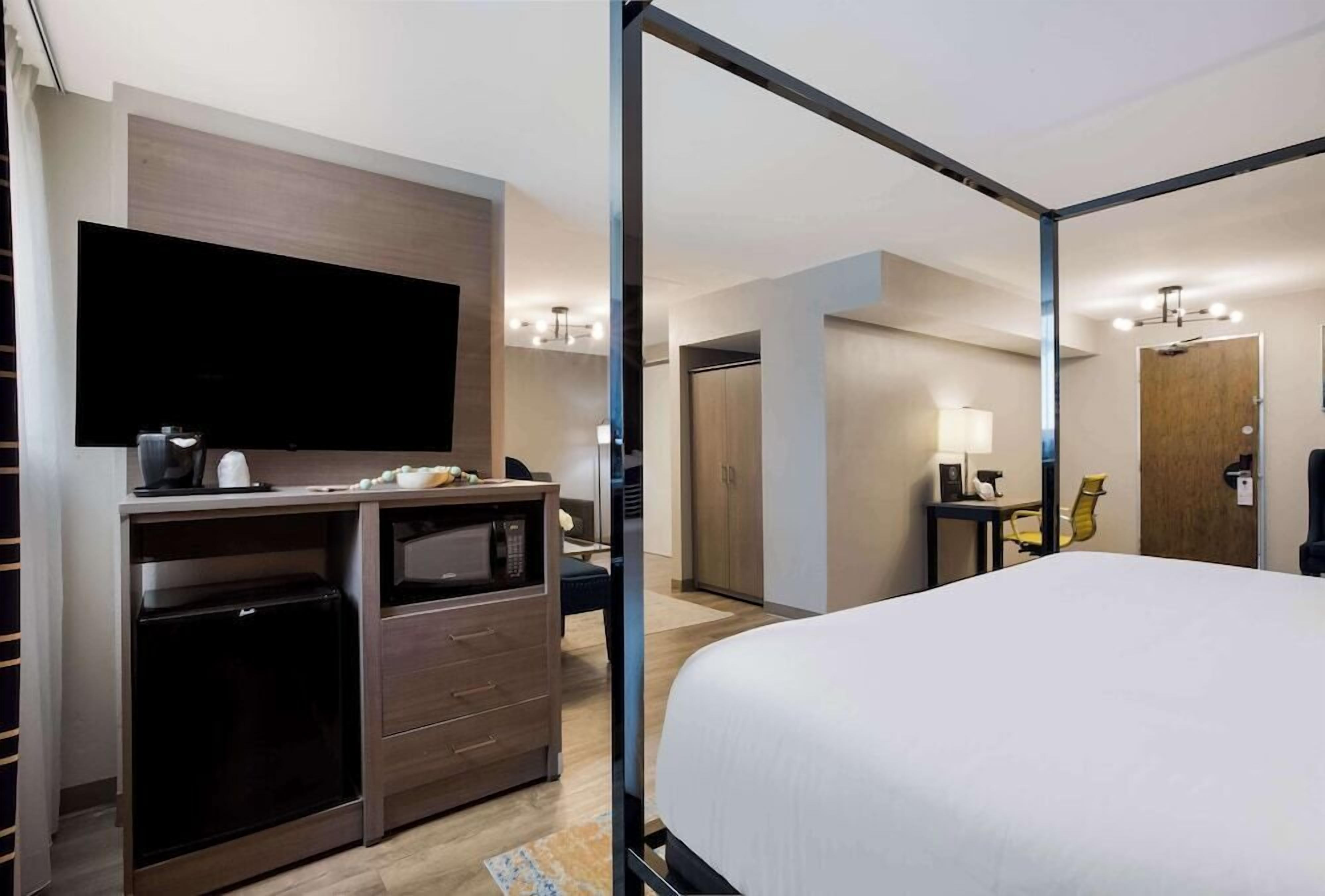 1 bedroom, in-room safe, laptop workspace, blackout drapes
