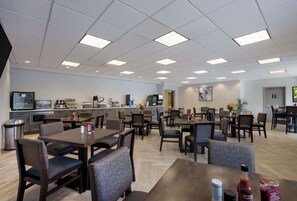 Free daily continental breakfast - The Hub Middletown Red Bank, BW Signature Collection (Middletown)