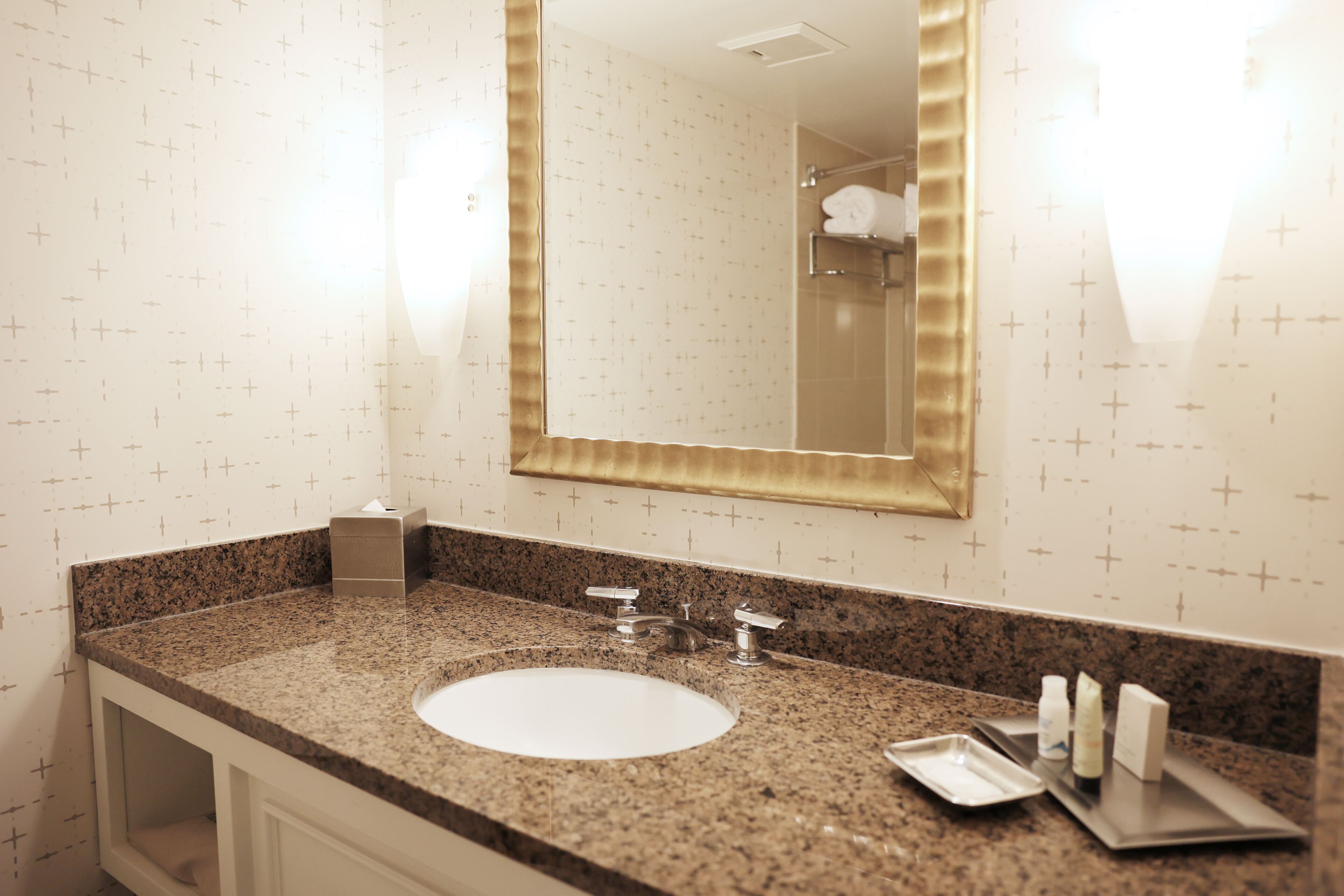 1 bedroom, pillow-top beds, in-room safe, desk