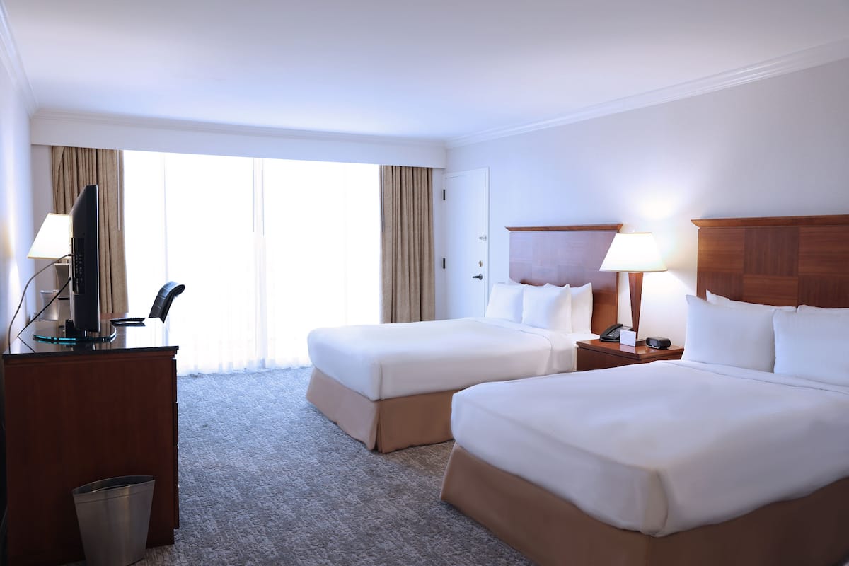 1 bedroom, pillow-top beds, in-room safe, desk