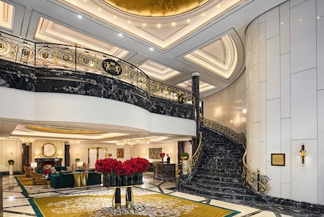 Lobby. Breidenbacher Hof