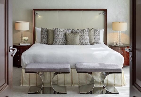 Egyptian cotton sheets, premium bedding, down comforters, free minibar - Breidenbacher Hof (Düsseldorf)
