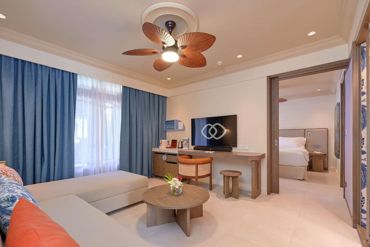 1 chambre, minibar, coffres-forts dans les chambres, bureau