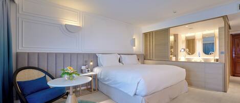 Luxury Room, 1 King Bed or 2 Twin Beds, Sea facing with Garden View, Balcony or Terrace | Minibar, in-room safe, desk, blackout drapes